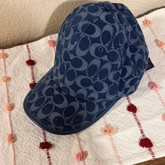 Coach cap - Picture 1 of 5